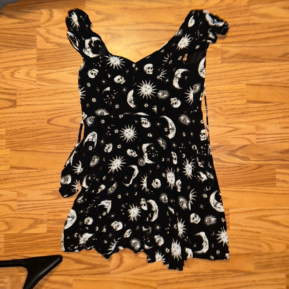 Dark pixie themed dress w pockets